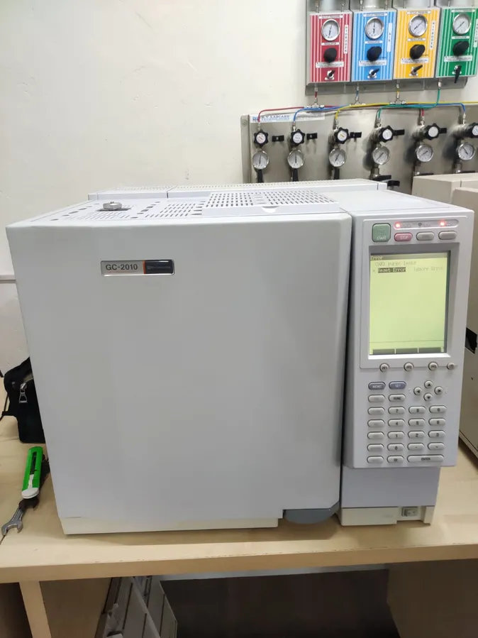 Gas Chromatograph