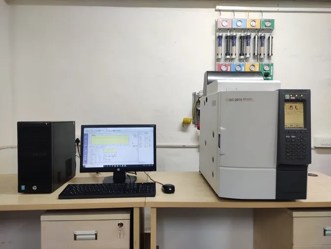 Gas Chromatograph