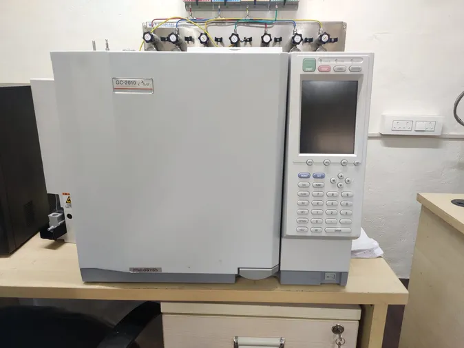Gas Chromatograph